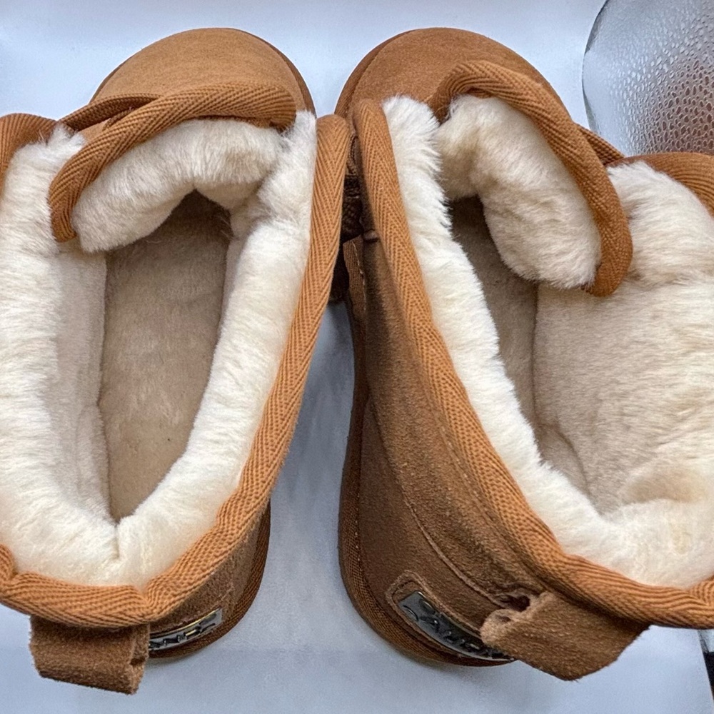 New Ausland Size 8 Women's Fur Boots - without tags - Picture 3 of 5